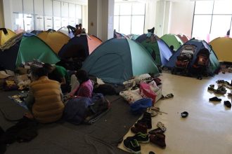 Πήδηξε από τον καταπέλτη πλοίου για να μην ταξιδέψει !