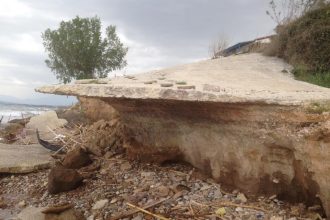 Αχαΐα: Η διάβρωση "τρώει" τις ακτές - Που εντοπίζονται τα σοβαρά προβλήματα - Σε ποια σημεία ξεκίνησαν οι έρευνες