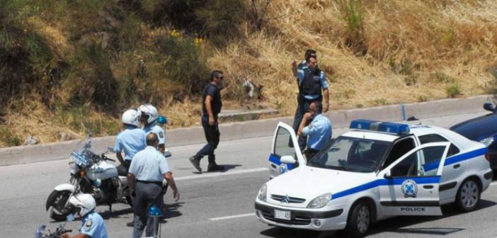 Σκηνές φαρ ουέστ στην Κρήνη! Αστυνομικοί του "έσκασαν" τα λάστιχα γιατί έτρεχε κατά πάνω τους!