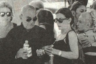 Σπαραγμός στην κηδεία της ηθοποιού Έφης Οικονόμου - Πέθανε νοσηλευόμενη στο Νοσοκομείο Αιγίου