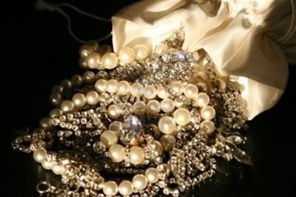 Πάτρα: Νέα απάτη σε βάρος ηλικιωμένης - Εξαφάνισαν χρυσαφικά από τα Ροϊτικα