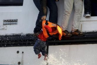 Μυτιλήνη: Δυο αγνοούμενοι σε ναυάγιο προσφύγων