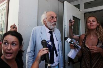 Ο Λυκουρέζος αποσύρεται από την υπεράσπιση του χειριστή του ταχύπλοου