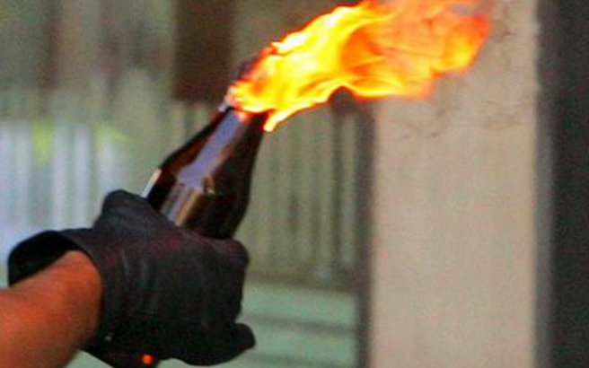 Επιθέσεις σε γραφεία του ΣΥΡΙΖΑ και στα κεντρικά των ΑΝΕΛ