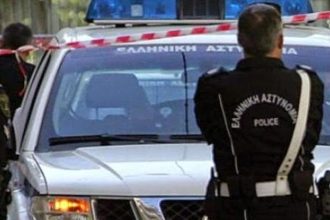 ΤΩΡΑ: "Θρίλερ" με νεκρό που εντοπίστηκε σε δρόμο της Κάτω Αχαΐας