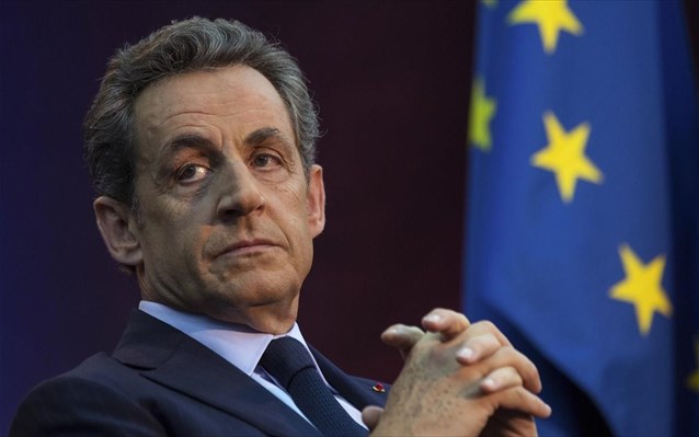 Ο Σαρκοζί θα απαγορεύσει το μπουρκίνι εάν επανεκλεγεί