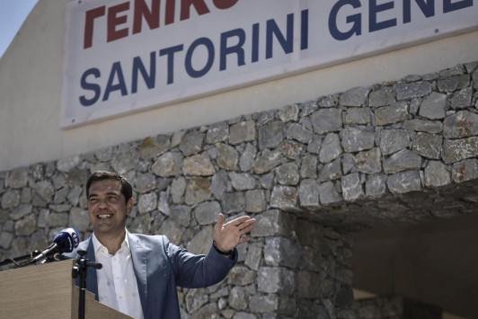 ΠΟΕΔΗΝ: "Μαυρογιαλούρος" ο Τσίπρας - Βολές για το Νοσοκομείο της Σαντορίνης - ΒΙΝΤΕΟ