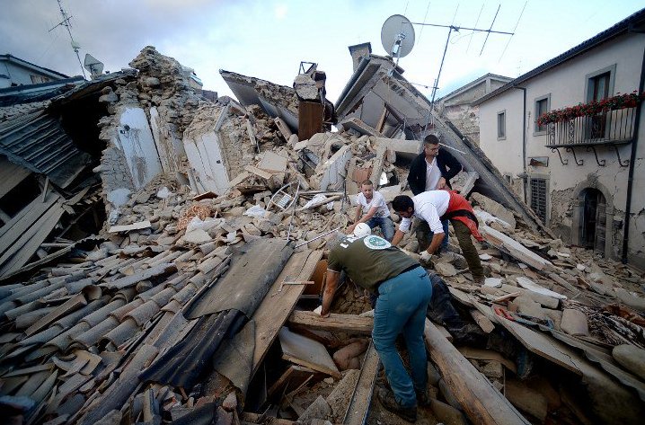 Σεισμός 6,2 Ρίχτερ στην Ιταλία - "Ισοπεδώθηκε" ολόκληρη πόλη! Έξι οι νεκροί και πολλοί εγκλωβισμένοι - Έκκληση για βοήθεια από όλο τον κόσμο - ΦΩΤΟΓΡΑΦΙΕΣ
