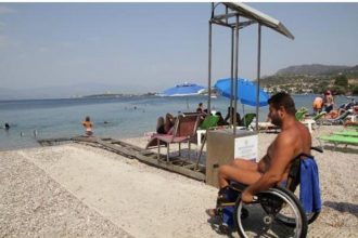 Πάτρα: Βλάβη στη ράμπα αναπήρων στην παραλία της Αγυιάς - Δεν θα λειτουργήσει σήμερα