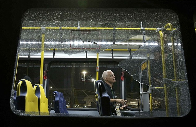 Ρίο: Πυροβολισμοί σε λεωφορείο που μετέφερε δημοσιογράφους