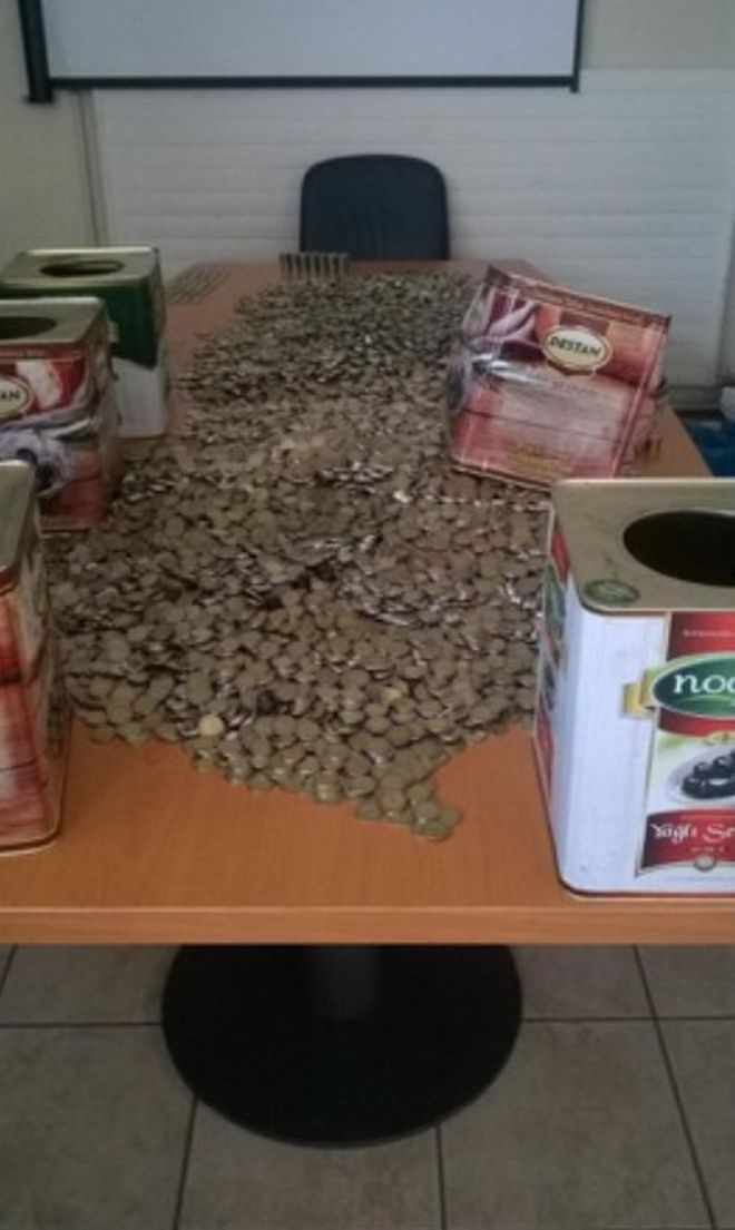 Έκρυβε χιλιάδες παραχαραγμένα νομίσματα κάτω από...ελιές!