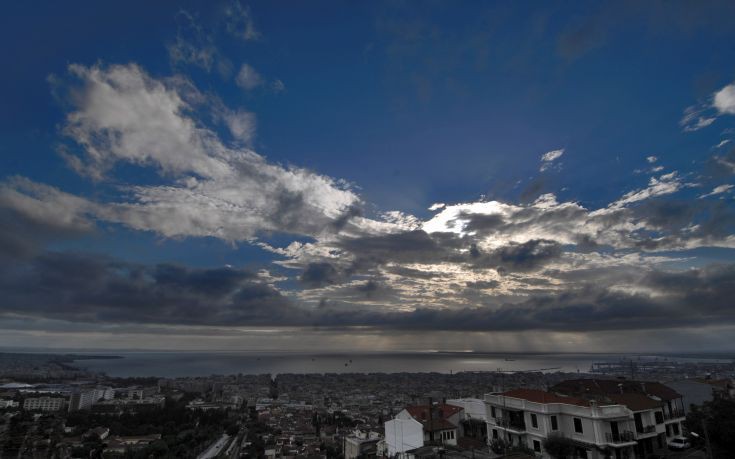 Συνεχίζονται οι νεφώσεις και οι βροχές στη Δυτική Ελλάδα - Τι προβλέπεται σήμερα για τον καιρό