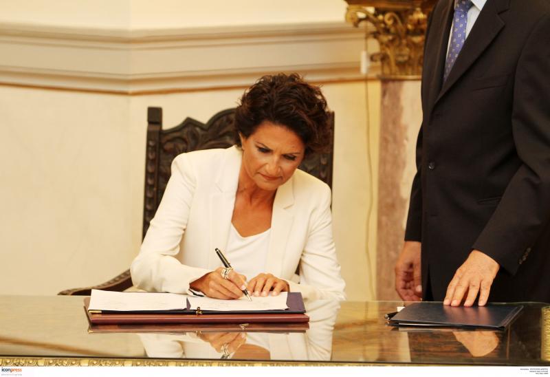 Τι θυμάται η Πρωτοψάλτη από την κυβερνητική της θητεία