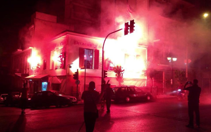 Μολότοφ σε σύνδεσμο του Ολυμπιακού στον Πειραιά