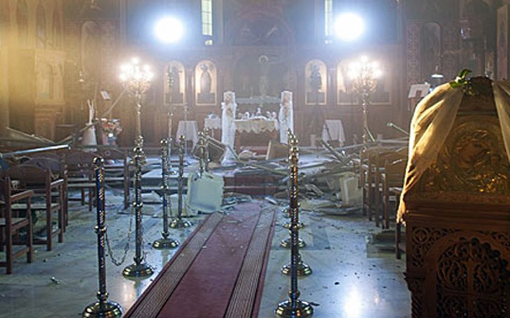 ΣΟΚ: Κατέρρευσε τμήμα οροφής εκκλησίας λίγο πριν φτάσει η νύφη - ΦΩΤΟΓΡΑΦΙΕΣ