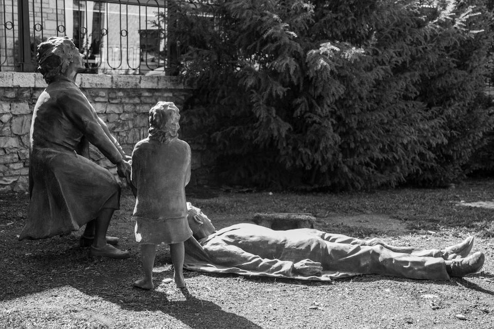 Ο δήμος Καλαβρύτων ενημερώνει τη Ντόιτσε Βέλε για το Καλαβρυτινό Ολοκαύτωμα!