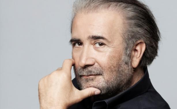 Λάκης Λαζόπουλος: Τα ζόμπι ουρλιάζουν στα δελτία ειδήσεων...