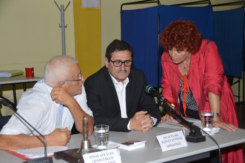 Παράσταση διαμαρτυρίας του Δήμου για τη διακοπή ρεύματος σε συμπολίτισσα με προβλήματα υγείας