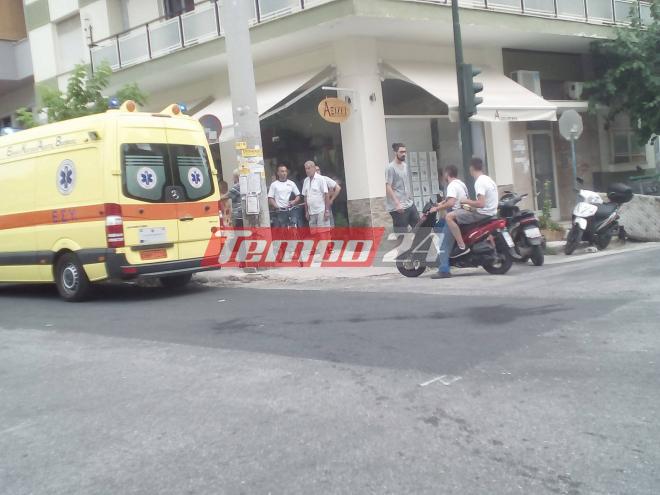 Πάτρα: Τροχαίο στη Μεσολογγίου και Ιεροθέου - Σύγκρουση αυτοκινήτου με δίκυκλο - Μια γυναίκα τραυματίας - ΒΙΝΤΕΟ και ΦΩΤΟΓΡΑΦΙΕΣ