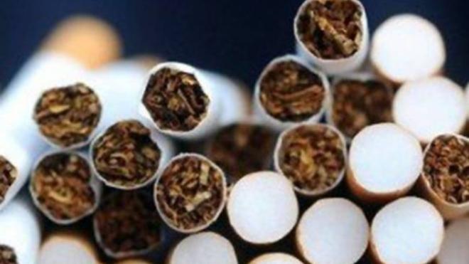 Πάτρα: Κατασχέθηκαν 330 πακέτα λαθραίων τσιγάρων και ποσότητες καπνού - "Βραχιολάκια" σε 27χρονο αλλοδαπό