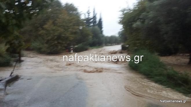 Ποτάμι ο δρόμος στο Τρίκορφο - Εικόνες που κόβουν την ανάσα - ΔΕΙΤΕ ΒΙΝΤΕΟ και ΦΩΤΟΓΡΑΦΙΕΣ