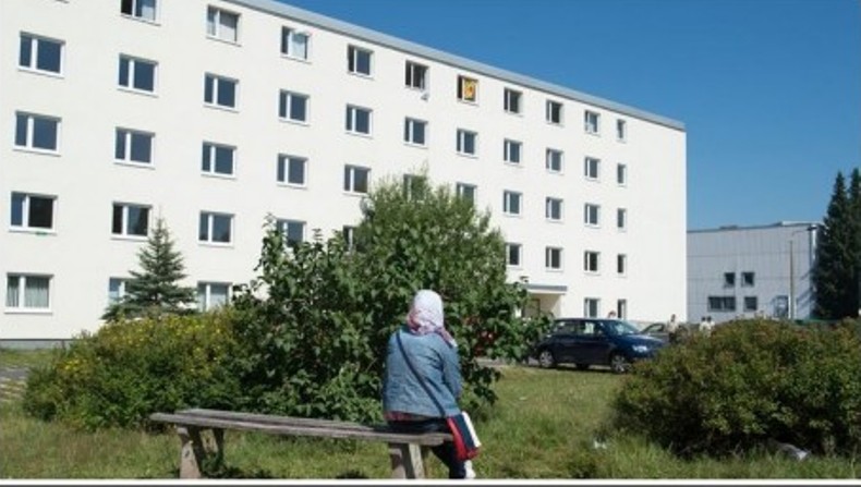 Γερμανία: Περαστικοί ενθάρρυναν έφηβο μετανάστη να πηδήξει στο κενό