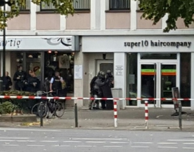 ΕΚΤΑΚΤΟ - Πυροβολισμοί μέσα σε κομμωτήριο στη Γερμανία, κατάσταση ομηρείας - Νεκρός ο δράστης (ΝΕΟΤΕΡΑ) ΔΕΙΤΕ ΦΩΤΟΓΡΑΦΙΕΣ