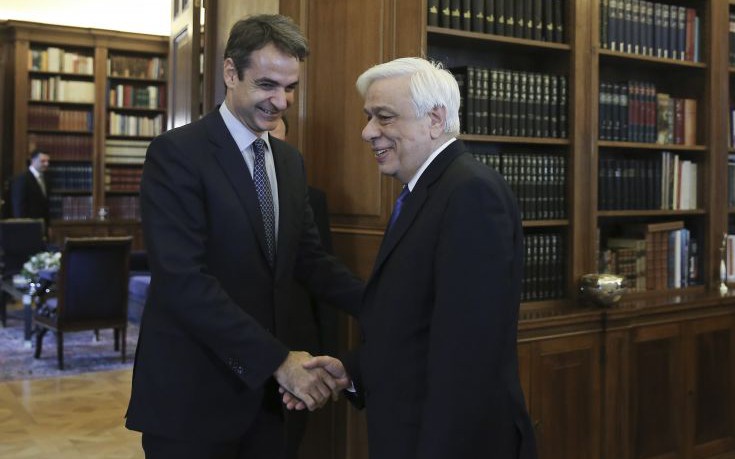 Με το "βλέμμα" στις εκλογές η επίσκεψη Μητσοτάκη σε Παυλόπουλο τη Δευτέρα