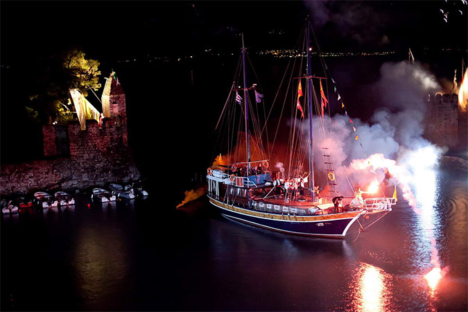 ΔΕΙΤΕ σε ζωντανή σύνδεση την Αναπαράσταση της Ναυμαχίας της Ναυπάκτου