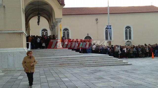 Πάτρα: Κοσμοσυρροή στον Άγιο Ανδρέα για το προσκύνημα της Τιμίας Ζώνης της Παναγιάς - Πάνω από μια ώρα η αναμονή - ΒΙΝΤΕΟ - ΦΩΤΟ