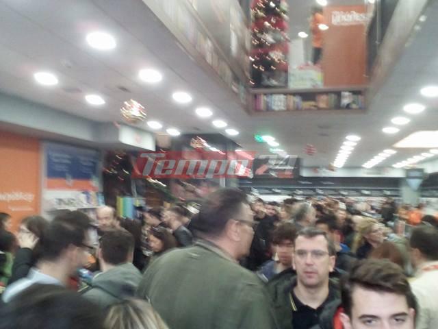 Πάτρα: Δίχως τέλος η "φρενίτιδα" για την Black Friday - Σε ποια καταστήματα συνωστίζονται οι καταναλωτές - ΦΩΤΟΓΡΑΦΙΕΣ