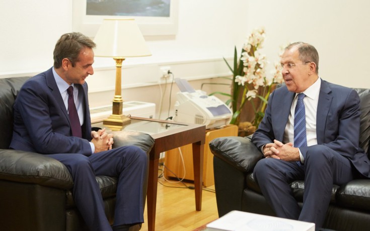 Διμερείς σχέσεις και Ερντογάν στη συνάντηση Μητσοτάκη-Λαβρόφ