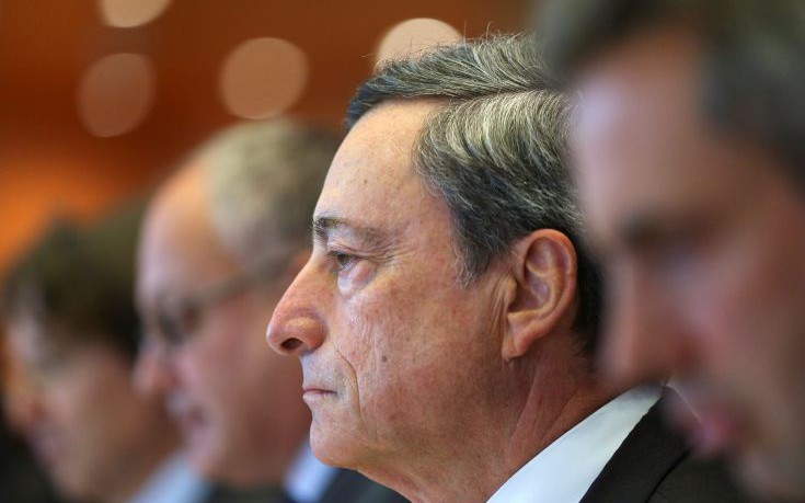 Ντράγκι: Προς όφελος της ευρωζώνης μια λύση για το ελληνικό χρέος