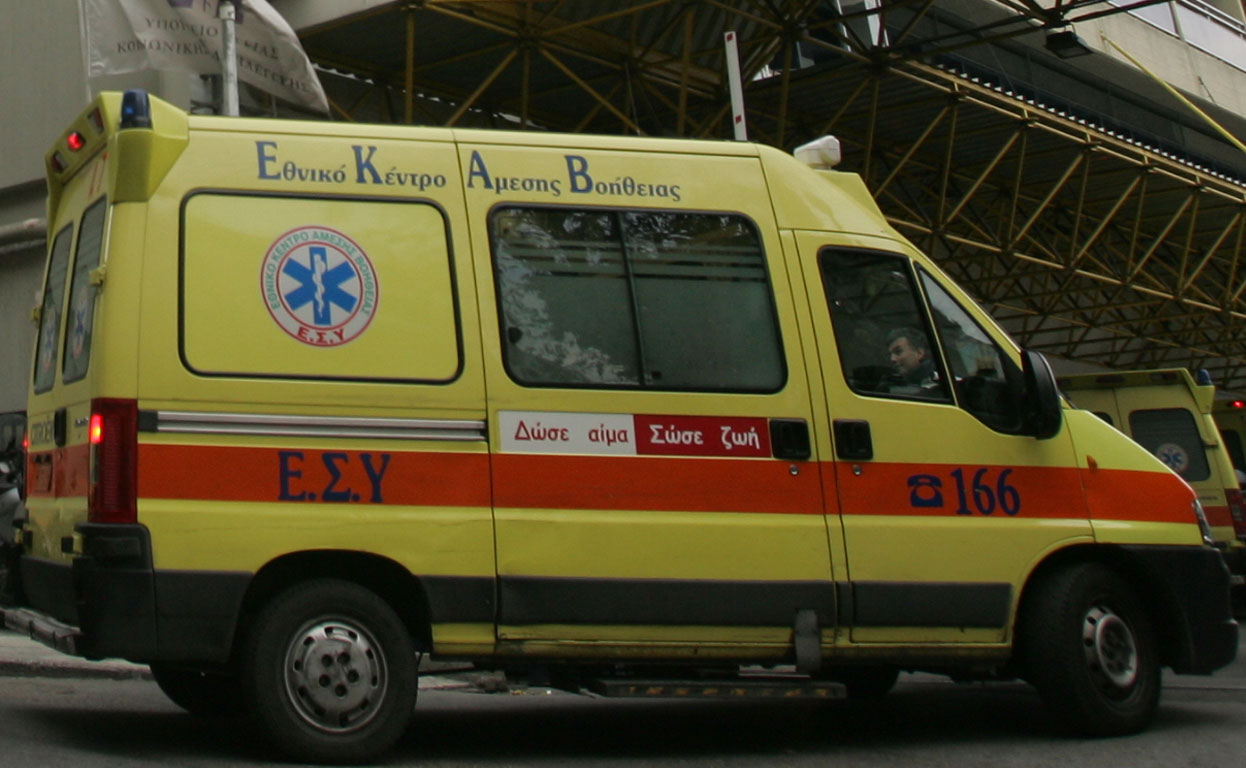 Ηλεκτρολόγος έπεσε από μεγάλο ύψος στο κενό