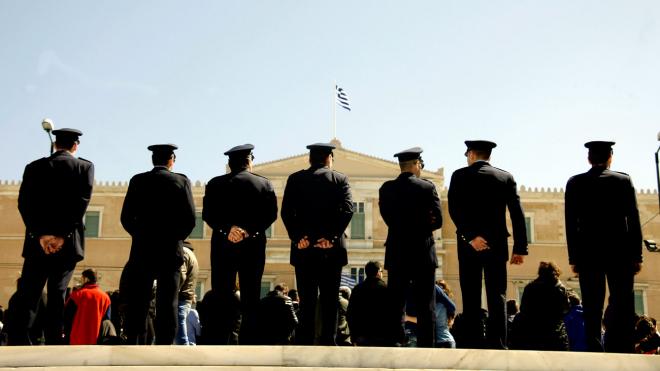 Συντάξεις Ενστόλων: Τι θα γίνει με όσους βγήκαν στη σύνταξη μετά τον Μάιο