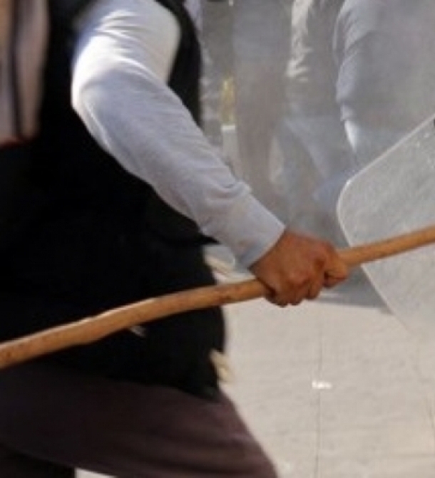 Αιγιάλεια: Βγήκαν οι γκλίτσες - Επεισοδιακή διένεξη ηλικιωμένων