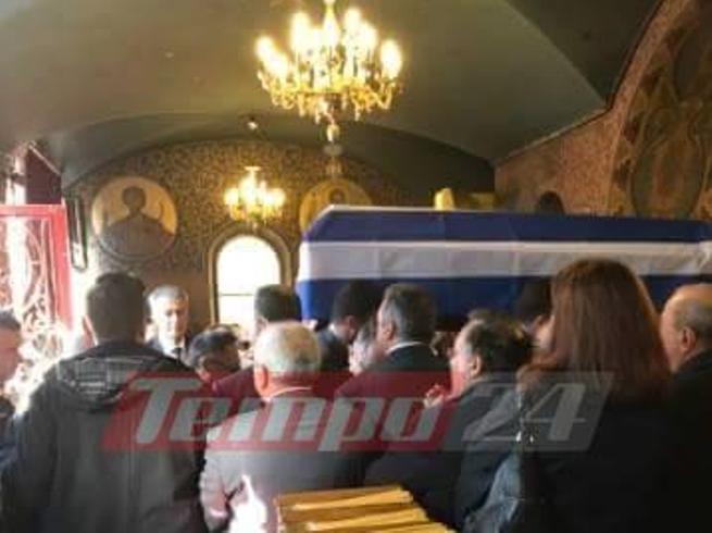 Στην Πάτρα σήμερα η ταφή του Κωστή Στεφανόπουλου - Ο επικήδειος του Παυλόπουλου και οι κανονιοβολισμοί στον Λυκαβητό - ΒΙΝΤΕΟ - ΦΩΤΟ