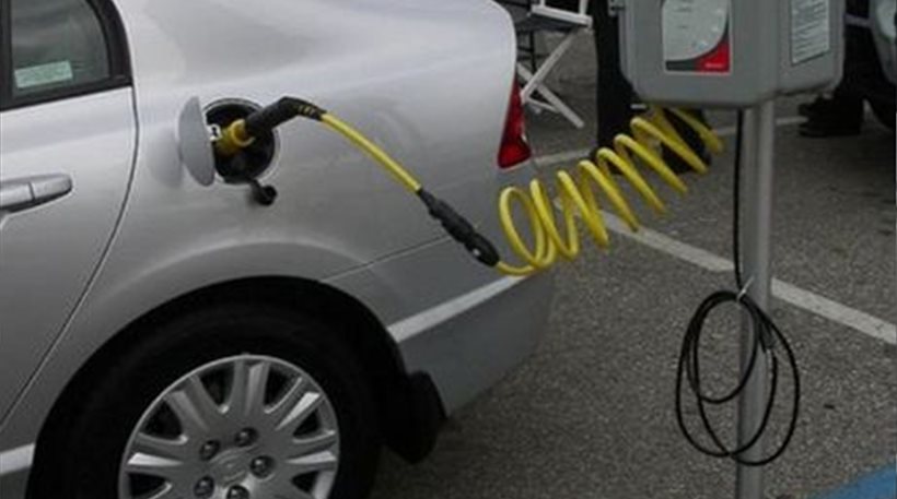 Τού είπαν ότι θέλουν βενζίνη και ... άρπαξαν 500 ευρώ!