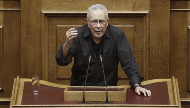 Ζουράρις: Ας κάνουν πρόταση μομφής, στη Βουλή θα τους πολτοποιήσω