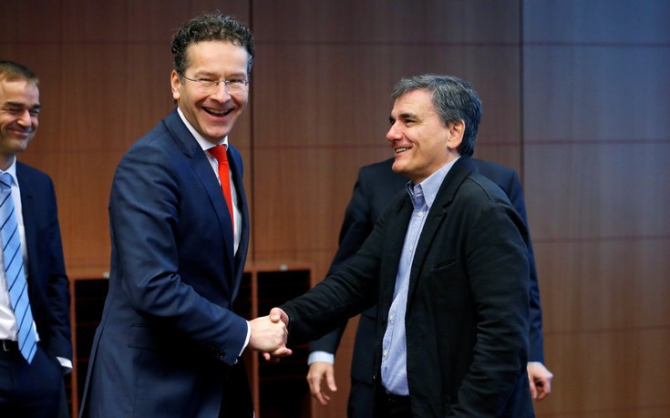 Τα υπέρ και τα κατά της απόφασης του Eurogroup για την Ελλάδα