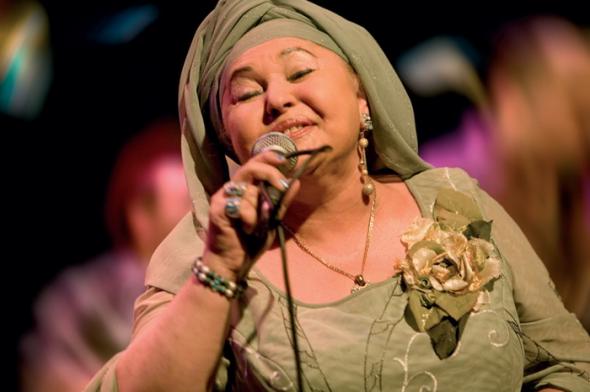 Πέθανε η "βασίλισσα της τσιγγάνικης μουσικής" Έσμα Ρετζέποβα