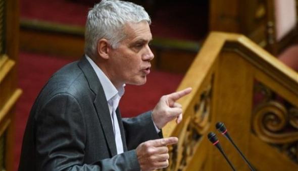 Γιάννης Τσιρώνης: Έχει διαφορά η σημαία σε δημόσιο κτίριο με αυτή που αγοράζει ιδιώτης