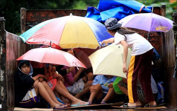 Τυφώνας πλήττει τις Φιλιππίνες