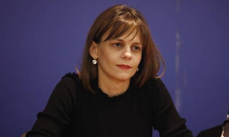 Έφη Αχτσιόγλου: Έρχεται νέος νόμος για ομαδικές απολύσεις και αναδιαρθρώσεις επιχειρήσεων