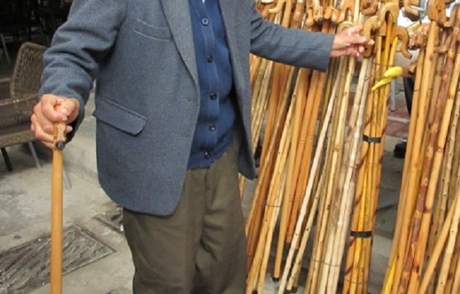 Απίστευτο - Αχαΐα: Τσακώθηκαν και τον χτύπησε με την... γκλίτσα!