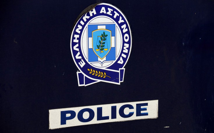 Μεθυσμένος ειδικός φρουρός απείλησε με όπλο δύο νεαρούς!