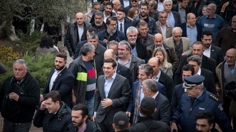 Τσίπρας σε αγρότες: Δεν θα μείνουν στην αίθουσα οι δημοσιογράφοι για να κάνετε θέατρο