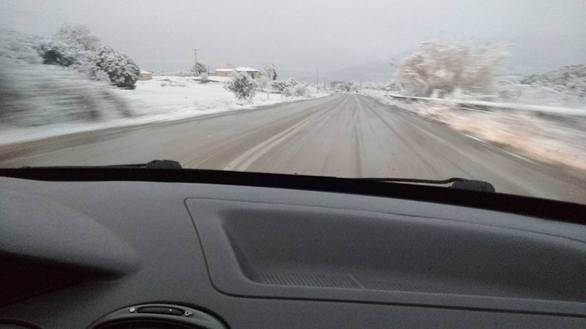 ΔΥΤΙΚΗ ΕΛΛΑΔΑ: Διακοπή της κυκλοφορίας από το 8ο χλμ της Π.Ε.Ο. Κορίνθου – Πατρών- Πού δεν περνάει Ι.Χ. και πού απαιτούνται αλυσίδες