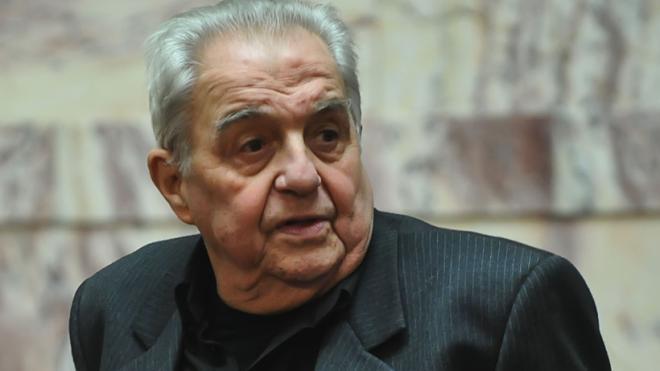 Ανοιχτό το ενδεχόμενο δημοψηφίσματος από τον Φλαμπουράρη με φόντο το αδιέξοδο στη διαπραγμάτευση