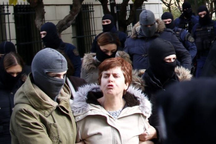 Μπροστά σε μια νέα τρομοκρατική οργάνωση βρίσκονται οι Αρχές - «Κρατάνε το παιδί μου φρουρούμενο στο Παίδων τα σκουλίκια»